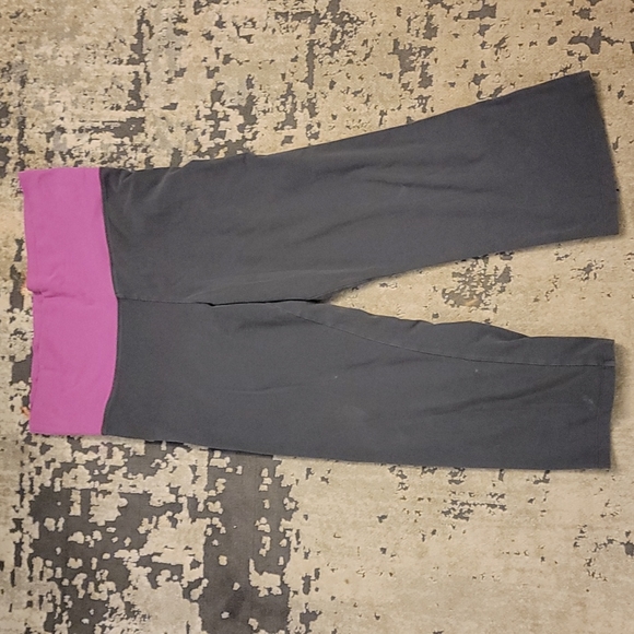 Yoga pants - Picture 2 of 2